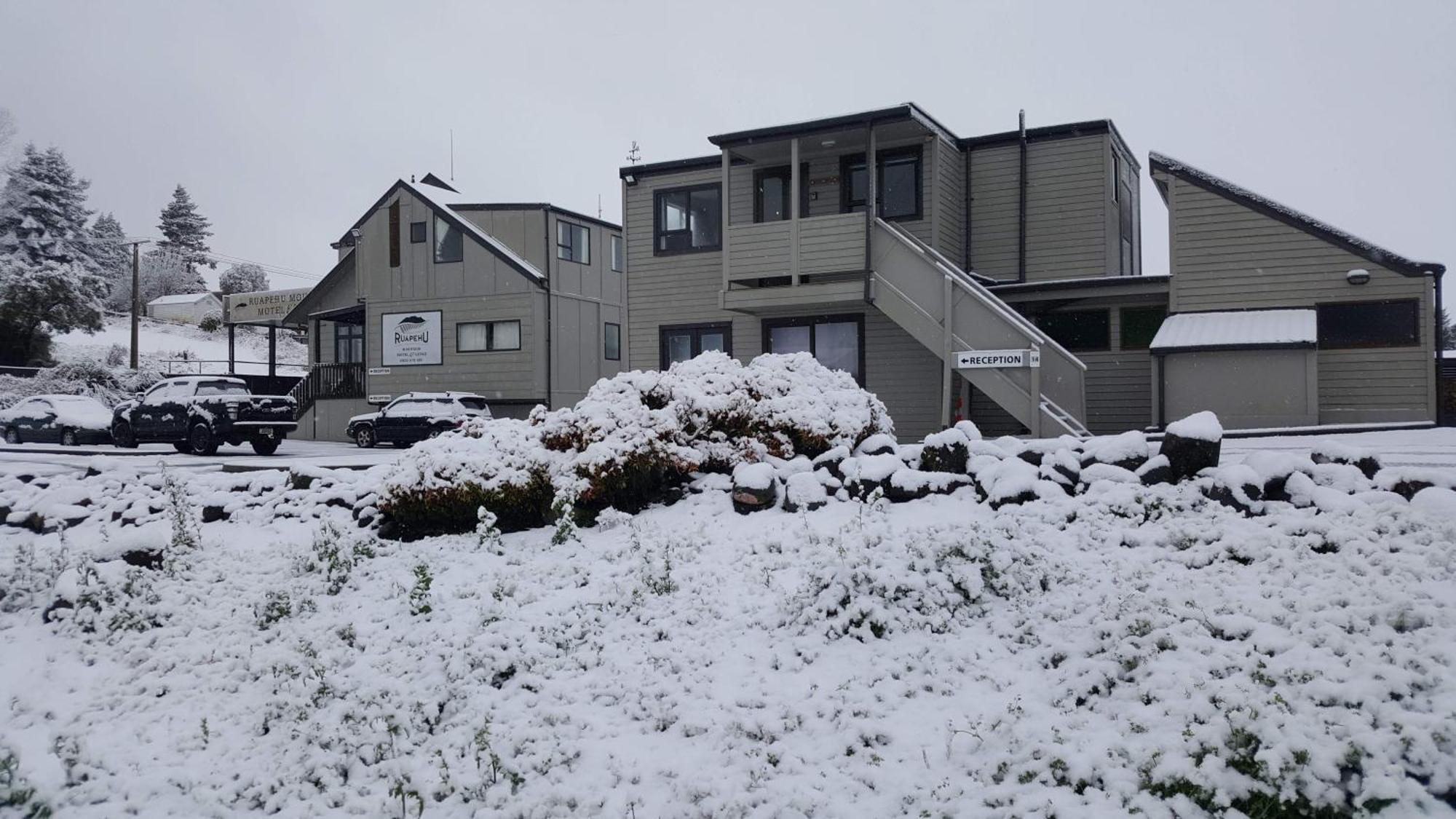 Ruapehu Mountain Motel & Lodge Огакуне Екстер'єр фото